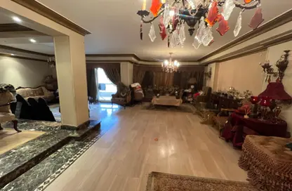 Apartment - 3 Bedrooms - 3 Bathrooms for sale in Mahmoud Akoosh St. - Ard El Golf - Heliopolis - Masr El Gedida - Cairo