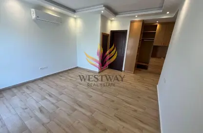 شقة - 3 غرف نوم - 3 حمامات للايجار في ذا كورت ياردز - كمبوندات الشيخ زايد - الشيخ زايد - الجيزة
