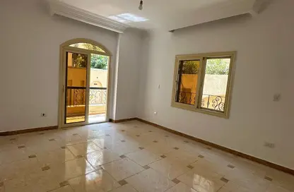 شقة - 2 غرف نوم - 2 حمامات للايجار في شارع دكتور ياسين عبد الغفار - المنطقة ج - حى جنوب الاكايمية - مدينة القاهرة الجديدة - القاهرة