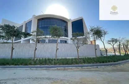 Office Space - Studio - 4 Bathrooms for rent in The Water Way - North Investors Area - New Cairo City - Cairo
