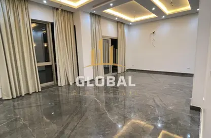 (بنتهاوس  (روف - 2 غرف نوم - 2 حمامات للايجار في جاليريا  مون فالى - المستثمرين الجنوبية - مدينة القاهرة الجديدة - القاهرة