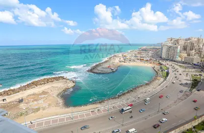 شقة - 4 غرف نوم - 2 حمامات للبيع في ستانلي - حي شرق - الاسكندرية