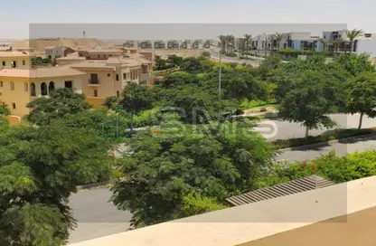 Villa - 4 Bedrooms - 4 Bathrooms for sale in Hyde Park Central - The 6th Settlement - New Cairo City - Cairo