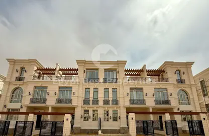Townhouse - 5 Bedrooms - 4 Bathrooms for sale in Al Maqsad - New Capital Compounds - New Capital City - Cairo