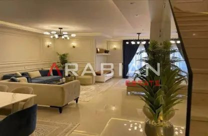 Townhouse - 3 Bedrooms - 3 Bathrooms for sale in Stone Residence - 5th Settlement Compounds - The 5th Settlement - New Cairo City - Cairo