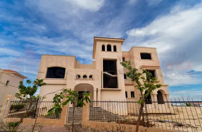 فيلا - 8 غرف نوم - 8 حمامات للبيع في اليكس ويست - كمبوندات الاسكندرية - الاسكندرية