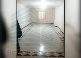 شقة - 3 غرف نوم - 2 حمامات for للايجار in شارع المدرسة السويسرية - كامب شيزار - حي وسط - الاسكندرية