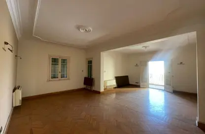 Apartment - 3 Bedrooms - 2 Bathrooms for rent in Nile St. - Dokki - Giza