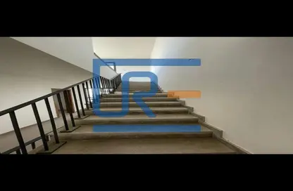 منزل مزدوج - 5 غرف نوم - 4 حمامات للايجار في كمبوند البروج - كمبوندات الشروق - مدينة الشروق - القاهرة