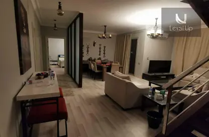 (بنتهاوس  (روف - 3 غرف نوم - 3 حمامات للبيع في ذا فيلدج - المستثمرين الجنوبية - مدينة القاهرة الجديدة - القاهرة