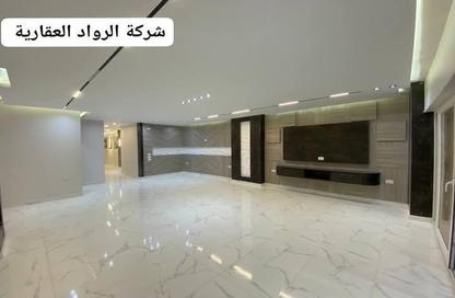 شقة - 4 غرف نوم - 3 حمامات للبيع في شارع سليمان اباظه - المهندسين - الجيزة