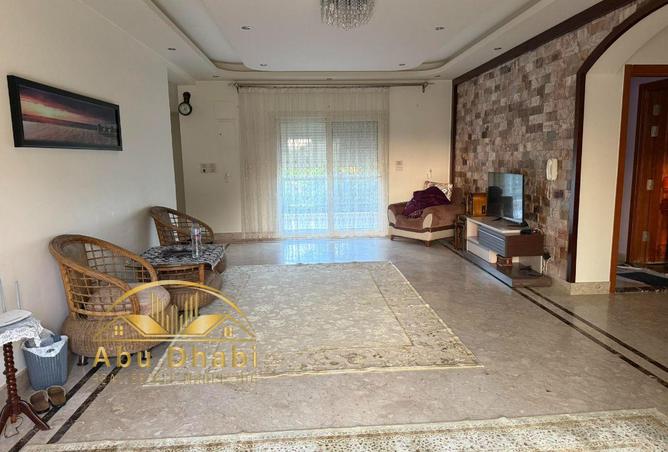 8093942 - Property Image 2