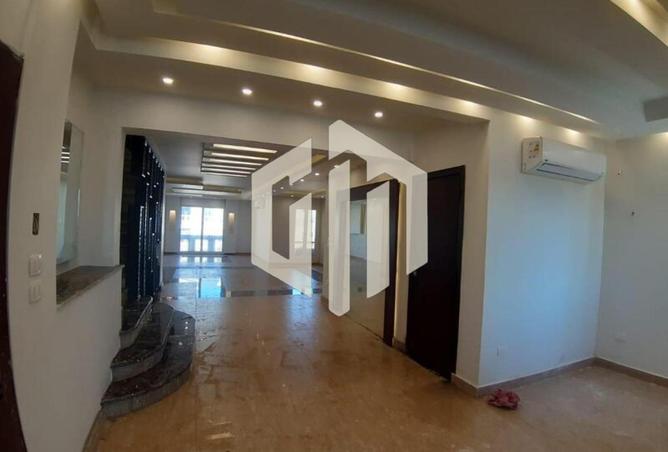 8054215 - Property Image 2