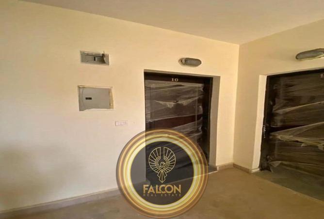 8221308 - Property Image 2