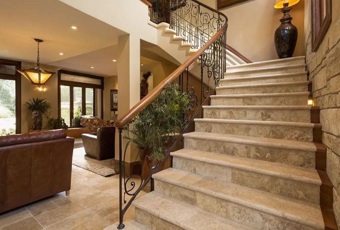 8222726 - Property Image 2