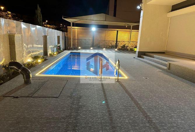 8042503 - Property Image 2