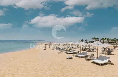 Chalet - 2 Bedrooms - 2 Bathrooms for sale in Azha North - Ras Al Hekma - North Coast