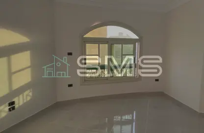 Apartment - 3 Bedrooms - 2 Bathrooms for rent in Area B - Ganoob El Acadimia - New Cairo City - Cairo