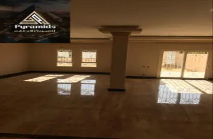 تاون هاوس - 5 غرف نوم - 4 حمامات للايجار في جرينز - الحي السادس - الشيخ زايد - الجيزة