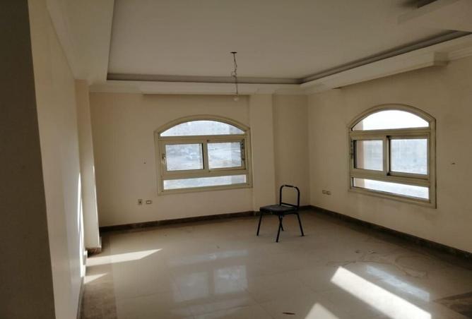 8300595 - Property Image 2