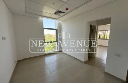 عيادة - استوديو - 1 حمام للايجار في طريق الشروق - المجاورة الاولي - الحي الثامن - مدينة الشروق - القاهرة