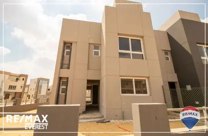 Townhouse - 3 Bedrooms - 3 Bathrooms for sale in Grand Heights - Northern Expansions - 6 October City - Giza Townhouse - 3 Bedrooms - 3 Bathrooms for sale in Grand Heights - Northern Expansions - 6 October City - Giza