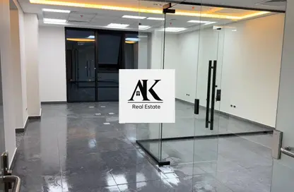 Office Space - Studio - 2 Bathrooms for rent in Hyde Park Business District Mall - South Teseen St. - The 5th Settlement - New Cairo City - Cairo
