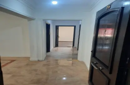 Office Space - Studio - 2 Bathrooms for rent in Gameat Al Dewal Al Arabeya St. - Mohandessin - Giza
