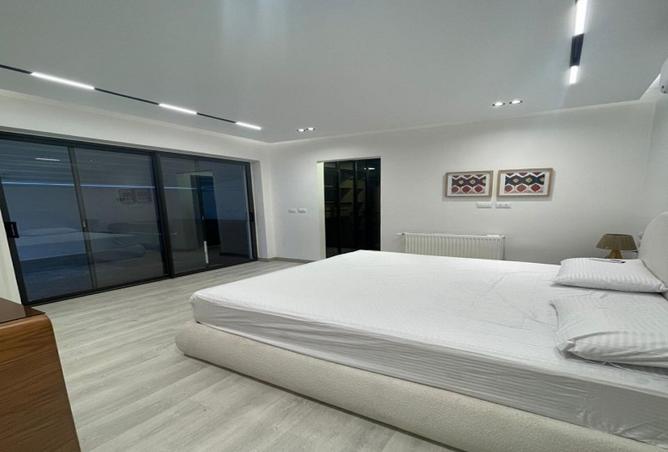 8385601 - Property Image 2