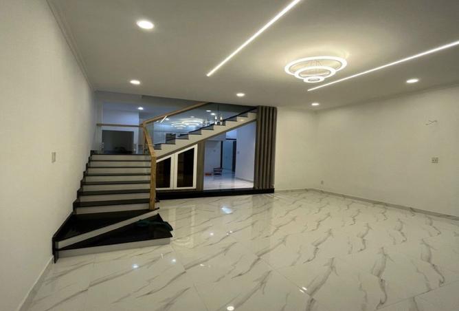 8332119 - Property Image 3