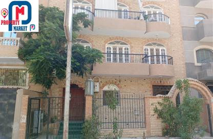 Apartment - 3 Bedrooms - 1 Bathroom for sale in 3rd District - 6 October City - Giza