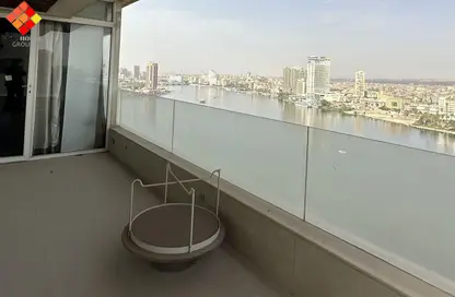 شقة - 4 غرف نوم - 5 حمامات للبيع في شارع النيل - الدقي - الجيزة