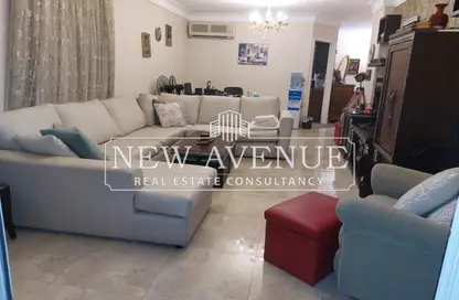 شقة - 3 غرف نوم - 2 حمامات للبيع في شارع حسام الدين بسيوني - المنطقة العاشرة - مدينة نصر - القاهرة