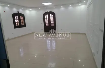 دوبلكس - 5 غرف نوم - 3 حمامات للبيع في مدينة الرعاية الصحية - شارع التسعين - التجمع الخامس - مدينة القاهرة الجديدة - القاهرة