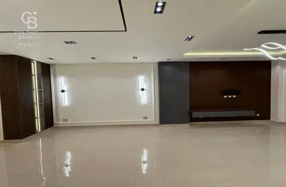Apartment - 3 Bedrooms - 3 Bathrooms for sale in Mountain View iCity - 5th Settlement Compounds - The 5th Settlement - New Cairo City - Cairo