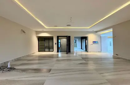 Apartment - 3 Bedrooms - 3 Bathrooms for sale in Zayed 2000 - 4th District - Sheikh Zayed City - Giza