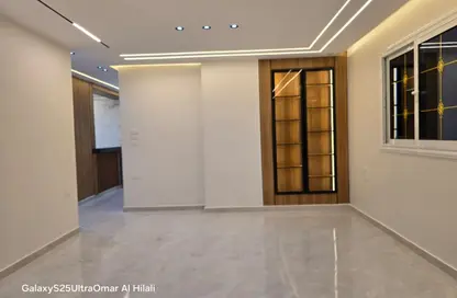 Apartment - 3 Bedrooms - 3 Bathrooms for sale in Gate 4 - Mena - Hadayek El Ahram - Giza