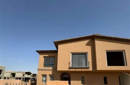 Townhouse - 4 Bedrooms - 4 Bathrooms for sale in Village West - Sheikh Zayed Compounds - Sheikh Zayed City - Giza