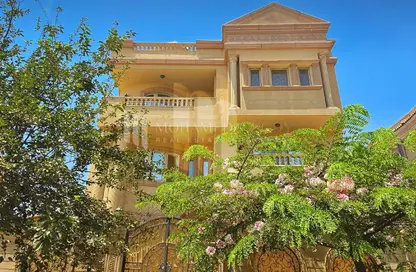 فيلا - 8 غرف نوم - 8 حمامات للبيع في شارع النباتات - غرب سوميد - مدينة 6 أكتوبر - الجيزة