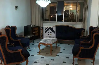 Apartment - 3 Bedrooms - 2 Bathrooms for sale in Hassan Assem St. - Zamalek - Cairo