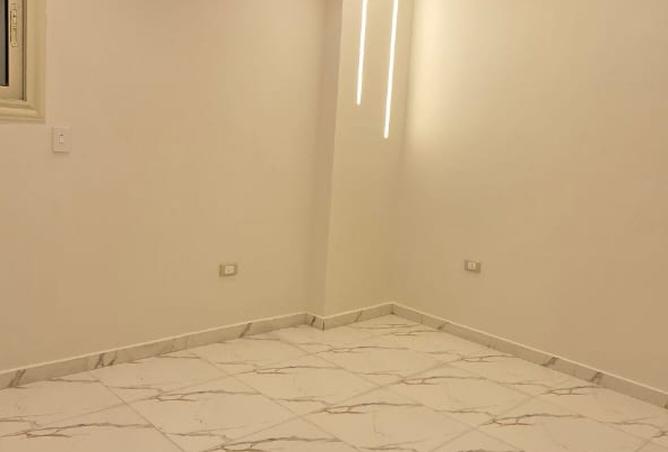 8082407 - Property Image 3