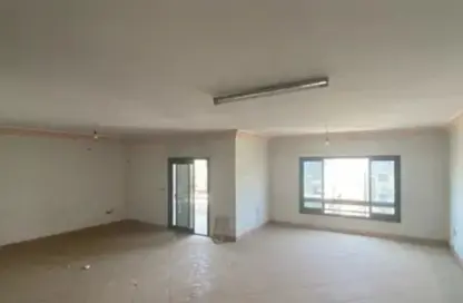 Apartment - 3 Bedrooms - 2 Bathrooms for sale in Abbas Zazoa St. - 7th District - Nasr City - Cairo