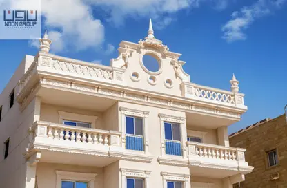 Apartment - 3 Bedrooms - 3 Bathrooms for sale in 2nd Neighborhood - 3rd District East - Shorouk City - Cairo