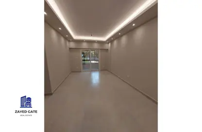 شقة - 3 غرف نوم - 2 حمامات للبيع في الحي الاول - الشيخ زايد - الجيزة