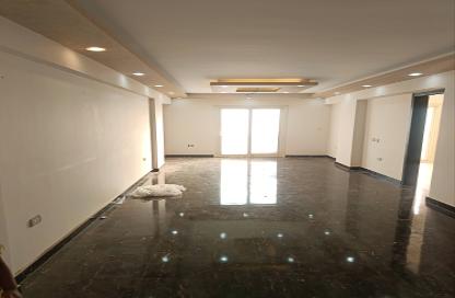 Apartment - 3 Bedrooms - 3 Bathrooms for rent in Gesr Al Suez St. - El Nozha El Gadida - El Nozha - Cairo