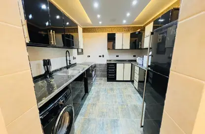شقة - 3 غرف نوم - 3 حمامات للايجار في شارع شهاب - المهندسين - الجيزة