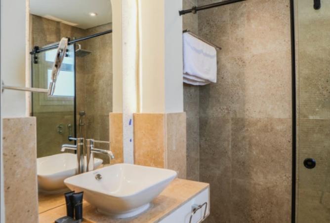 8063549 - Property Image 2