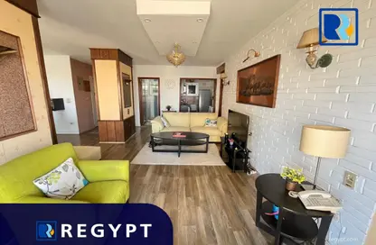 Apartment - 2 Bedrooms - 2 Bathrooms for rent in Mohamed Mazhar St. - Zamalek - Cairo