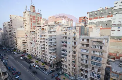 شقة - 3 غرف نوم - 2 حمامات للبيع في شارع محمود العيسوي - سيدي بشر - حي اول المنتزة - الاسكندرية