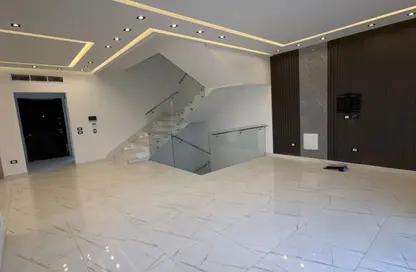فيلا - 5 غرف نوم - 3 حمامات للبيع في ماونتن فيو تشيل اوت بارك - التوسعات الشمالية - مدينة 6 أكتوبر - الجيزة